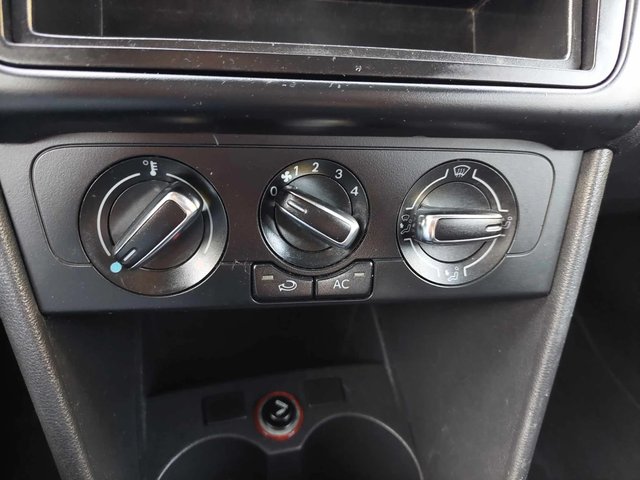 VW Polo 1,6TDI 90ps - автомобили, коли, обяви за нови и употребявани 10