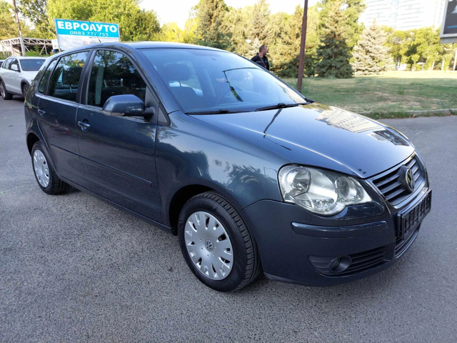 VW Polo 1,4i 80ps KLIMA - автомобили, коли, обяви за нови и употребявани 0