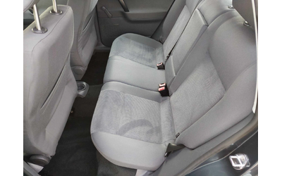 VW Polo 1,4i 80ps KLIMA - автомобили, коли, обяви за нови и употребявани 11