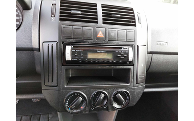 VW Polo 1,4i 80ps KLIMA - автомобили, коли, обяви за нови и употребявани 8