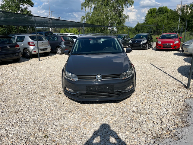 VW Polo Италия - автомобили, коли, обяви за нови и употребявани 1