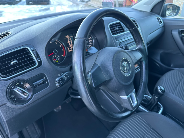 VW Polo 1.6i ГАЗ - автомобили, коли, обяви за нови и употребявани 9