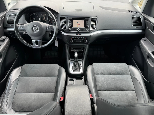 VW Sharan 2.0 TDI / LED / AVTOMAT / HIGHLINE / KOJA / NAVI - автомобили, коли, обяви за нови и употребявани 9