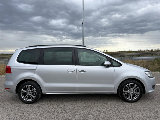 VW Sharan 2.0 TDI 140к.с / LED / NAVI / PARKTRONIC / XENON - автомобили, коли, обяви за нови и употребявани 4