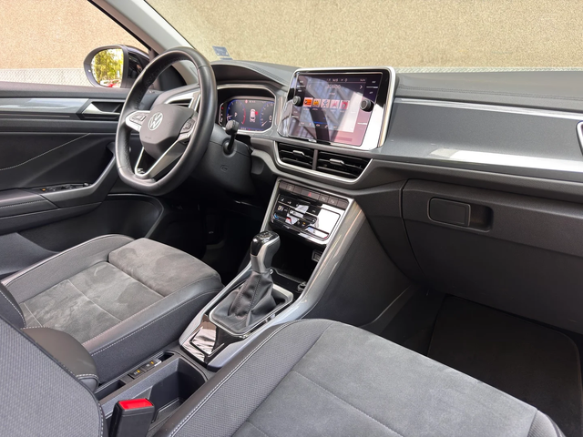 VW T-Roc 1.5 TSI (150 кс) DSG - автомобили, коли, обяви за нови и употребявани 8