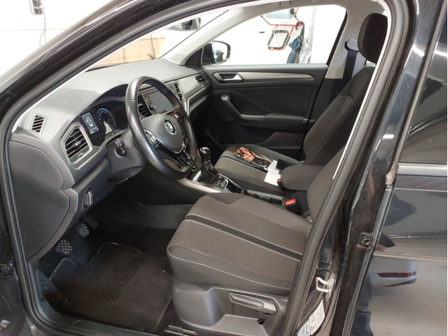 VW T-Roc 1.6 TDI SCR (116 кс) - автомобили, коли, обяви за нови и употребявани 5
