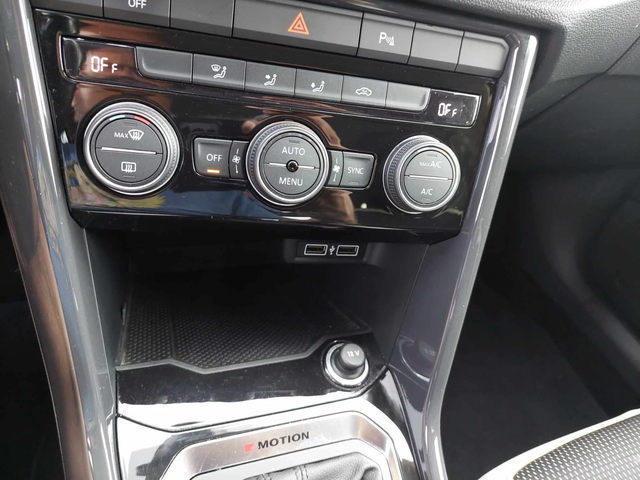 VW T-Roc 2, 0TDI 150ps 4x4 AUTOMATIC - автомобили, коли, обяви за нови и употребявани 11