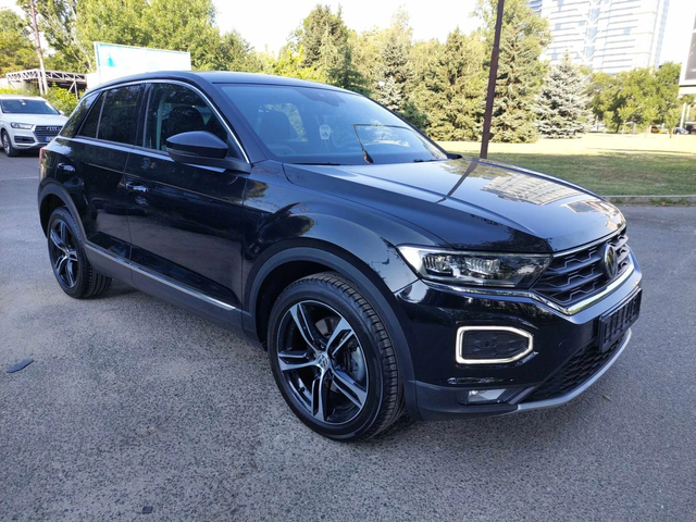 VW T-Roc 2, 0TDI 150ps 4x4 AUTOMATIC - автомобили, коли, обяви за нови и употребявани 1