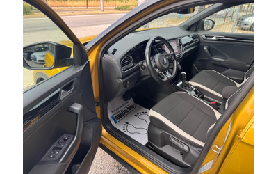 VW T-Roc 1.5TSI DSG ACT * MATRIX* VIRTUAL* DISTRONIC* KEYLE - автомобили, коли, обяви за нови и употребявани 8