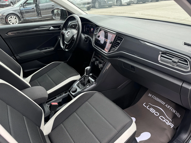 VW T-Roc 2.0D-4x4-FULL-DIGITAL-KEYLESS-DISTRONIC-BLIND SPOT - автомобили, коли, обяви за нови и употребявани 16