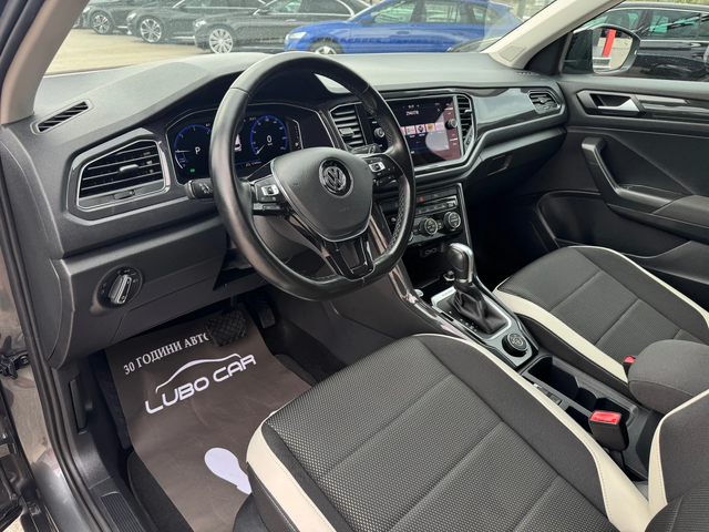 VW T-Roc 2.0D-4x4-FULL-DIGITAL-KEYLESS-DISTRONIC-BLIND SPOT - автомобили, коли, обяви за нови и употребявани 8