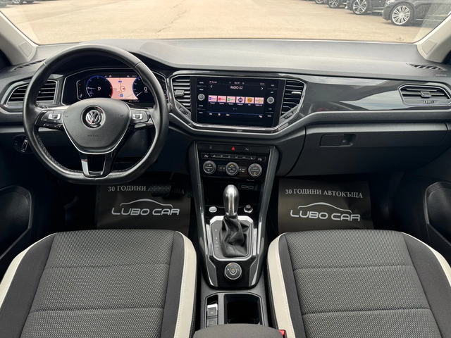 VW T-Roc 2.0D-4x4-FULL-DIGITAL-KEYLESS-DISTRONIC-BLIND SPOT - автомобили, коли, обяви за нови и употребявани 9