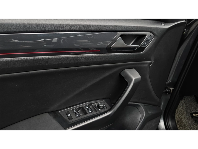 VW T-Roc Premium | Кожа | Keyless | Подгрев - автомобили, коли, обяви за нови и употребявани 10