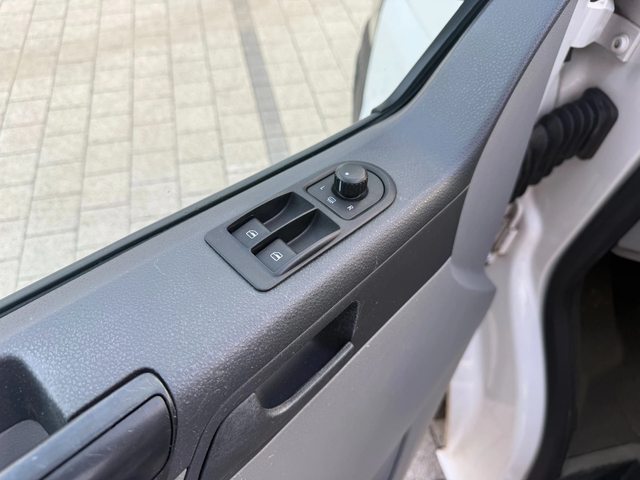 VW T5 2.0TDI 9-местен 2хКлима - автомобили, коли, обяви за нови и употребявани 15