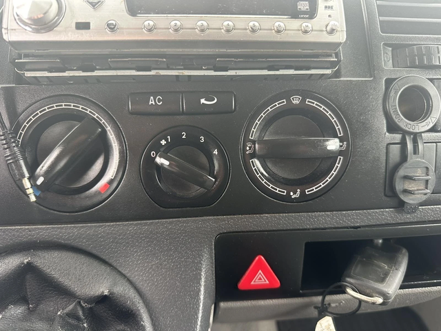 VW T5 - автомобили, коли, обяви за нови и употребявани 12