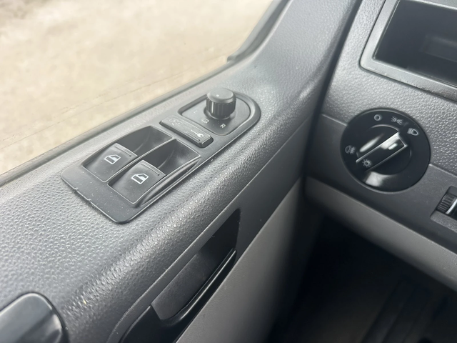 VW T5 - автомобили, коли, обяви за нови и употребявани 15