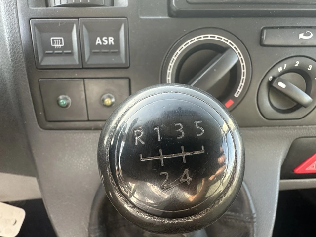 VW T5 - автомобили, коли, обяви за нови и употребявани 12