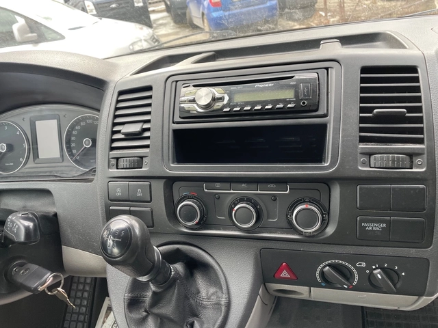 VW T5 2, 0 TDi - автомобили, коли, обяви за нови и употребявани 8