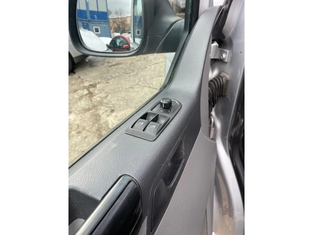 VW T5 2, 0 TDi - автомобили, коли, обяви за нови и употребявани 9