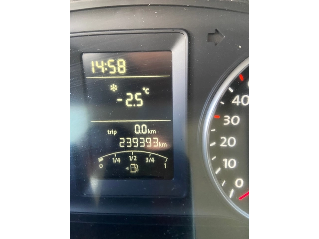 VW T5 2.0TDi - автомобили, коли, обяви за нови и употребявани 9