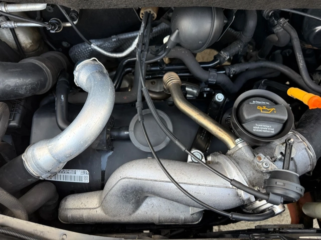 VW T5 2, 500TDI EURO4 - автомобили, коли, обяви за нови и употребявани 13