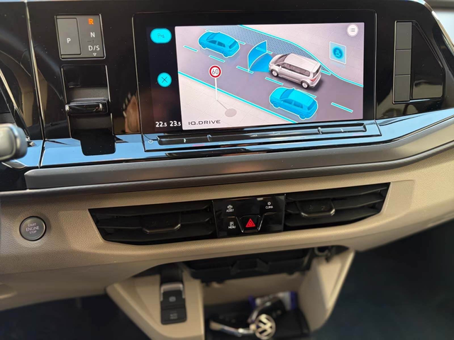 VW T7 Multivan 2.0TDI/DSG/Камера/Дистроник/ - автомобили, коли, обяви за нови и употребявани 10