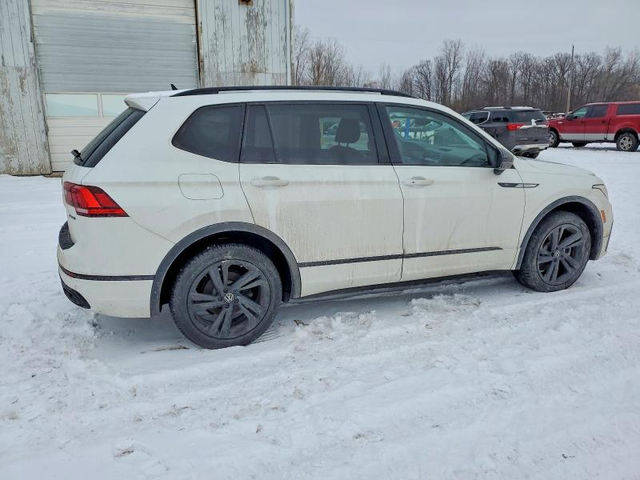 VW Tiguan 2.0L 4 ALL WHEEL DRIVE - автомобили, коли, обяви за нови и употребявани 3