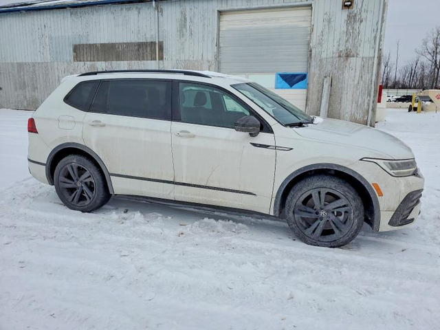 VW Tiguan 2.0L 4 ALL WHEEL DRIVE - автомобили, коли, обяви за нови и употребявани 4