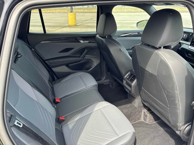 VW TIGUAN 2.0L 4cyl AWD - автомобили, коли, обяви за нови и употребявани 12