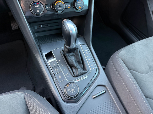 VW Tiguan 2.0TDI/4Motion - автомобили, коли, обяви за нови и употребявани 25