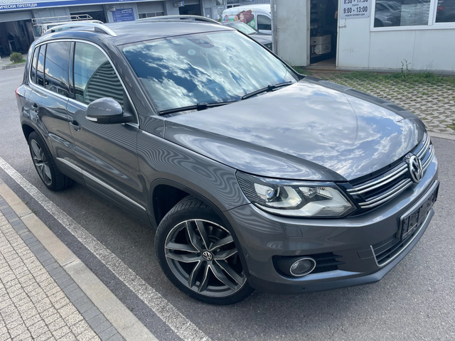 VW Tiguan 2.0TSI+ 4Motion+ Automatic+ Navi+ Подгрев - автомобили, коли, обяви за нови и употребявани 0