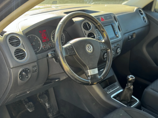 VW Tiguan 2.0TDI/4x4/140kc - автомобили, коли, обяви за нови и употребявани 16