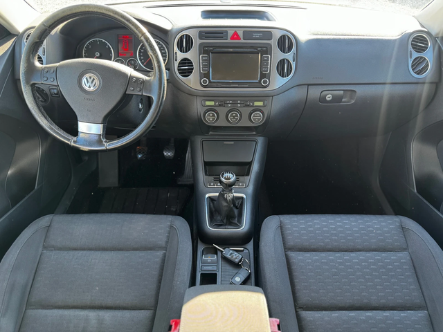 VW Tiguan 2.0TDI/4x4/140kc - автомобили, коли, обяви за нови и употребявани 9