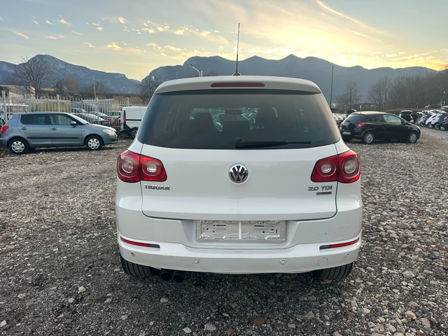 VW Tiguan 2.0TDI 140kc 4X4 ITALIA NAVI - автомобили, коли, обяви за нови и употребявани 5