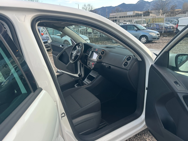 VW Tiguan 2.0TDI 140kc 4X4 ITALIA NAVI - автомобили, коли, обяви за нови и употребявани 9