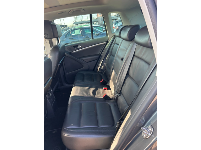 VW Tiguan 2.0TSI 4MOTION PANORAMA/NAVI/KOJA EURO 5 - автомобили, коли, обяви за нови и употребявани 9