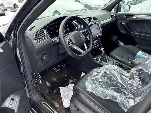 VW Tiguan * Comfortline R Line Black Edition * CARFAX * ЦЕНА - автомобили, коли, обяви за нови и употребявани 6