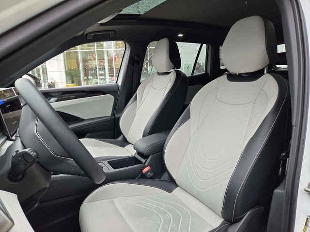 VW Tiguan * 4 Motion SE R Line Black * CARFAX * ЦЕНА ДО БГ - автомобили, коли, обяви за нови и употребявани 7