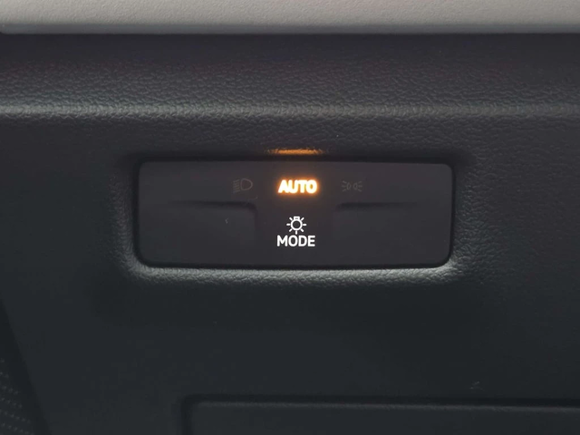 VW Tiguan * 4 Motion SE R Line Black * CARFAX * ЦЕНА ДО БГ - автомобили, коли, обяви за нови и употребявани 9