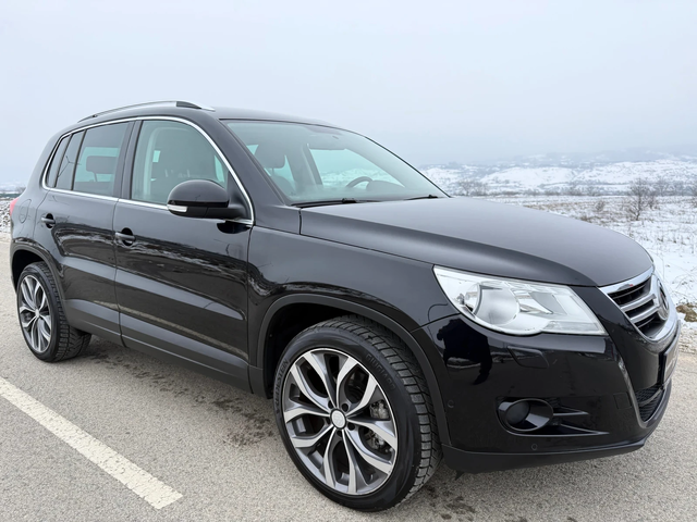 VW Tiguan 2.0TDI / 4MOTION / NAVI / PARKTRONIC/ FULL SERVICE - автомобили, коли, обяви за нови и употребявани 0