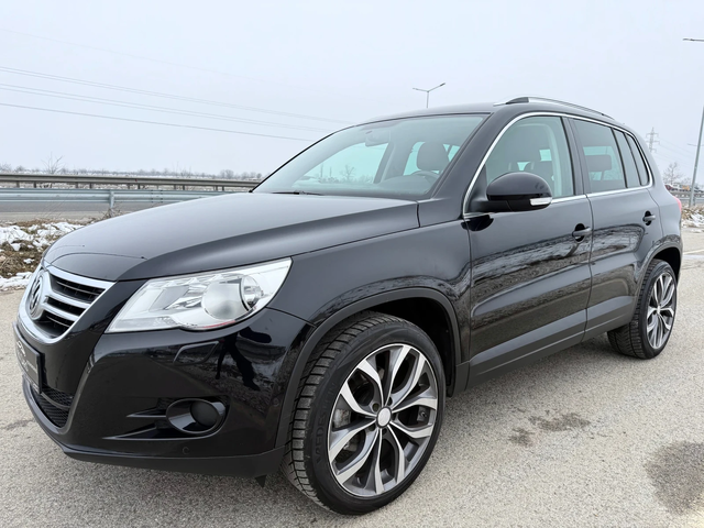 VW Tiguan 2.0TDI / 4MOTION / NAVI / PARKTRONIC/ FULL SERVICE - автомобили, коли, обяви за нови и употребявани 2