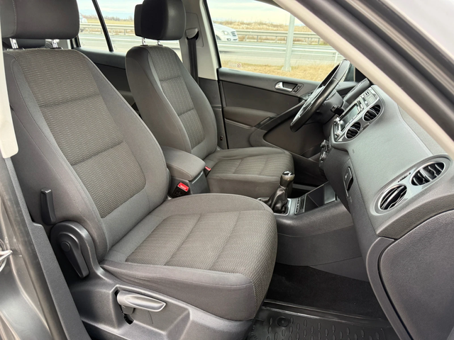 VW Tiguan 2.0 TDI 140к.с 4MOTION / NAVI / PARKTRONIC - автомобили, коли, обяви за нови и употребявани 10
