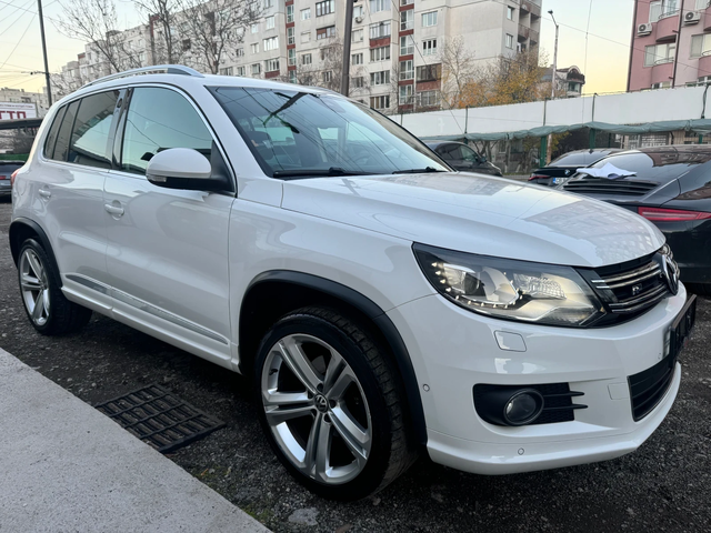 VW Tiguan 2.0TSI 4x4 FULL MAXX SWISS - автомобили, коли, обяви за нови и употребявани 1