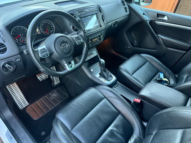 VW Tiguan 2.0TSI 4x4 FULL MAXX SWISS - автомобили, коли, обяви за нови и употребявани 5