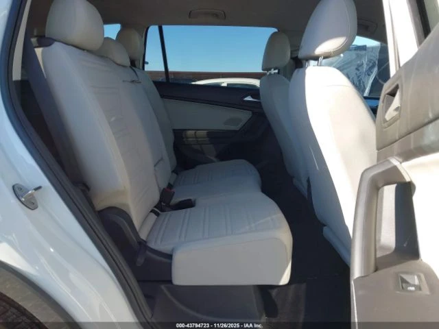 VW Tiguan 2.0T S - автомобили, коли, обяви за нови и употребявани 10