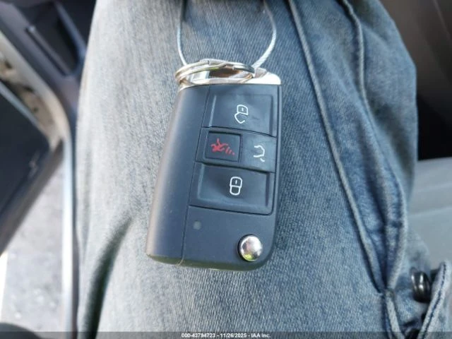 VW Tiguan 2.0T S - автомобили, коли, обяви за нови и употребявани 13