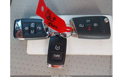 VW Tiguan 2.0T SE R-LINE - автомобили, коли, обяви за нови и употребявани 13