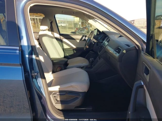 VW Tiguan 2.0T SE R-LINE - автомобили, коли, обяви за нови и употребявани 8