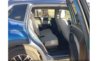 VW Tiguan 2.0T SE R-LINE - автомобили, коли, обяви за нови и употребявани 9