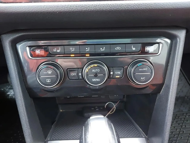 VW Tiguan Highline* 4motion* Fender* Подгреви* 360 - автомобили, коли, обяви за нови и употребявани 10